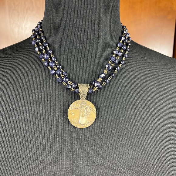 Melania Clara Necklace - Picture 1 of 7